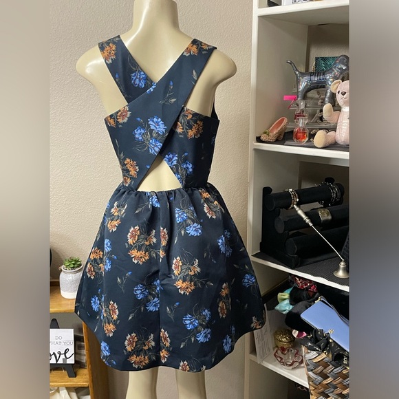 💙Very Cute XS Zara Basic Dress With Pockets - Picture 4 of 5